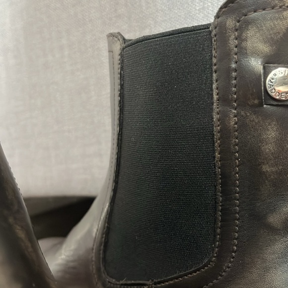 NWOT Dark Brown Steve Madden Chelsea Boots
Women's size 11 - Picture 6 of 6